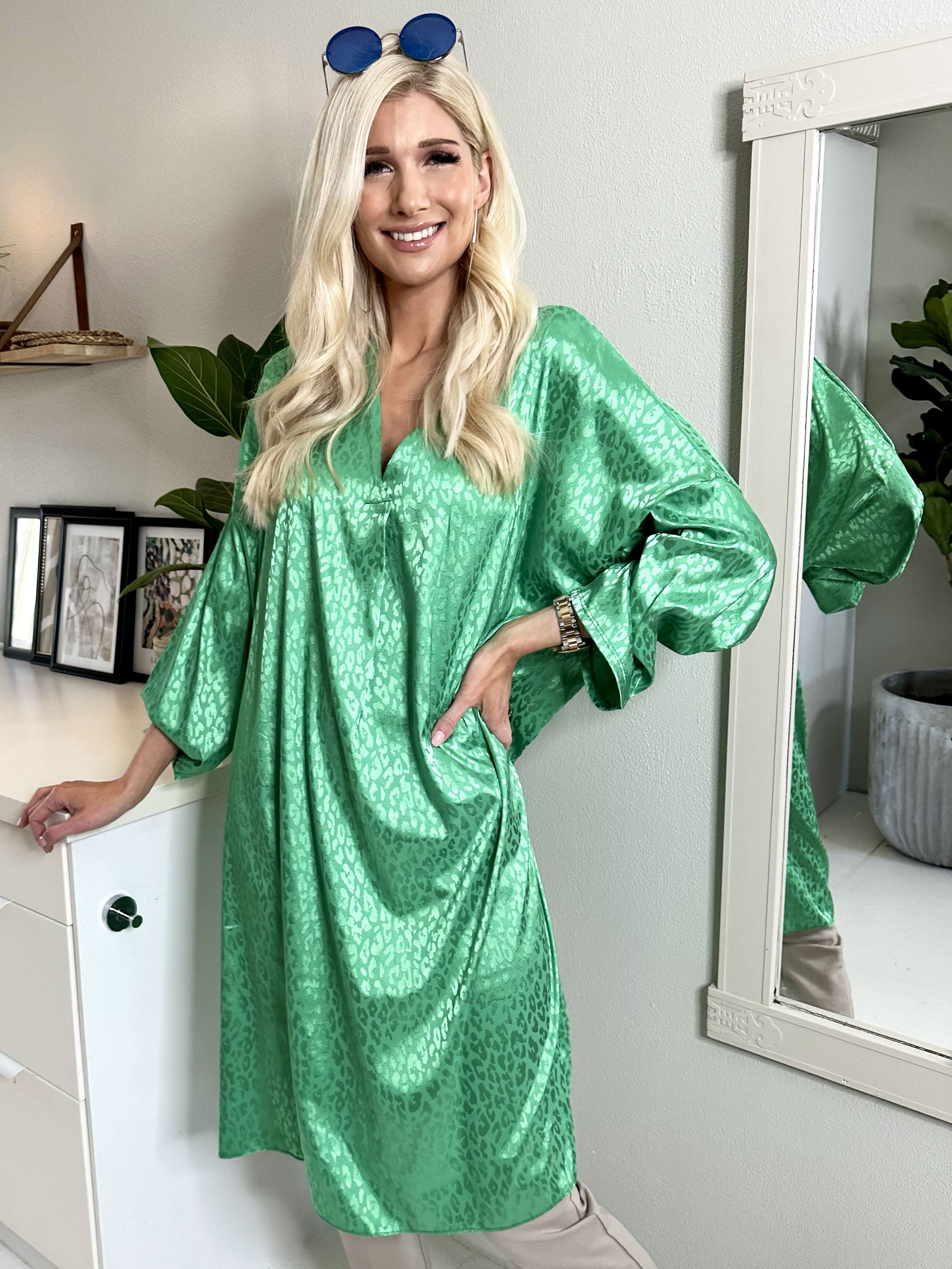 Telly - Tunika med leopardpletter i silkelook